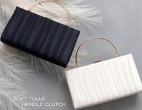 ソフトチュールのハンドルクラッチ