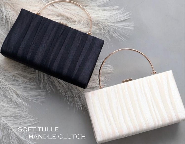 ソフトチュールのハンドルクラッチ