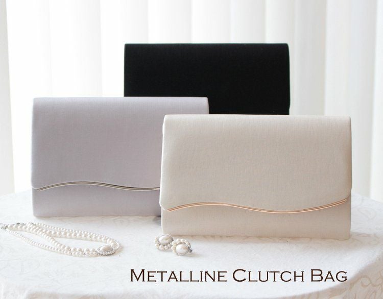 メタルラインクラッチバッグ